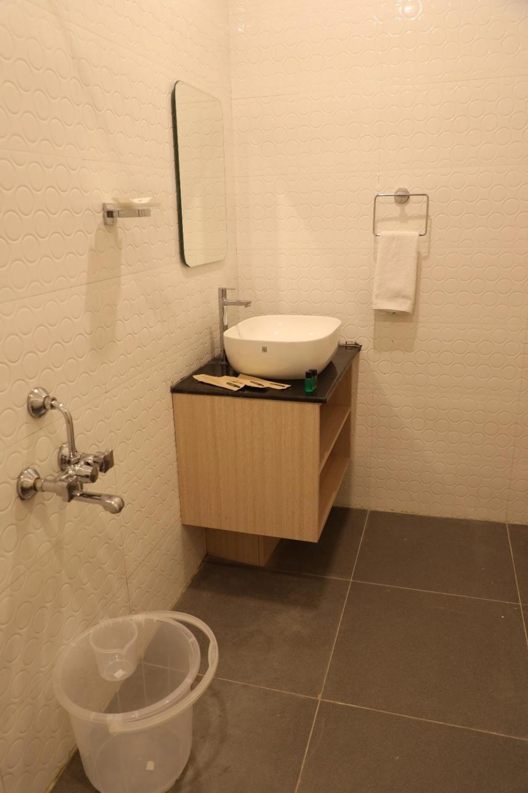 Hotel Green Parrot Madurai Esterno foto